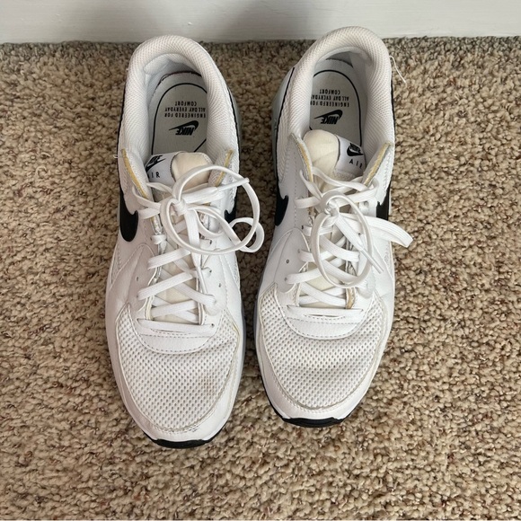 Men’s Nike White and Black Air Max Sneakers - Picture 4 of 7